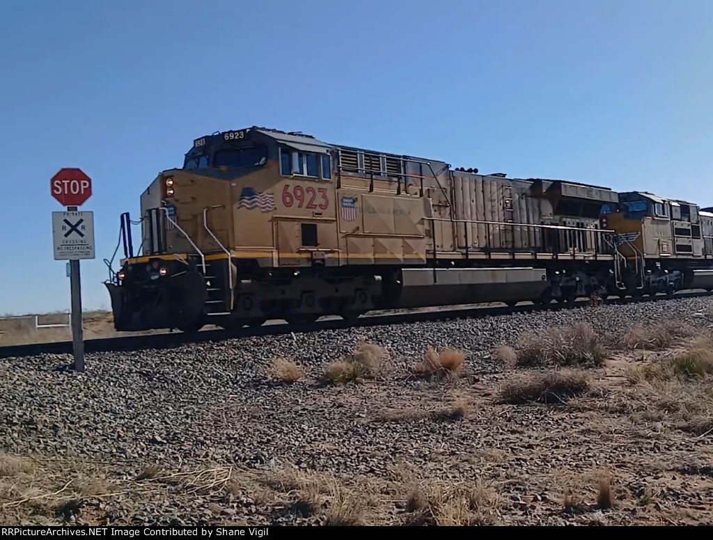 UP 6923